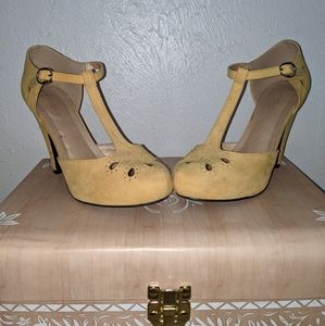 Size 9 Yellow Zest in History Heel - Modcloth